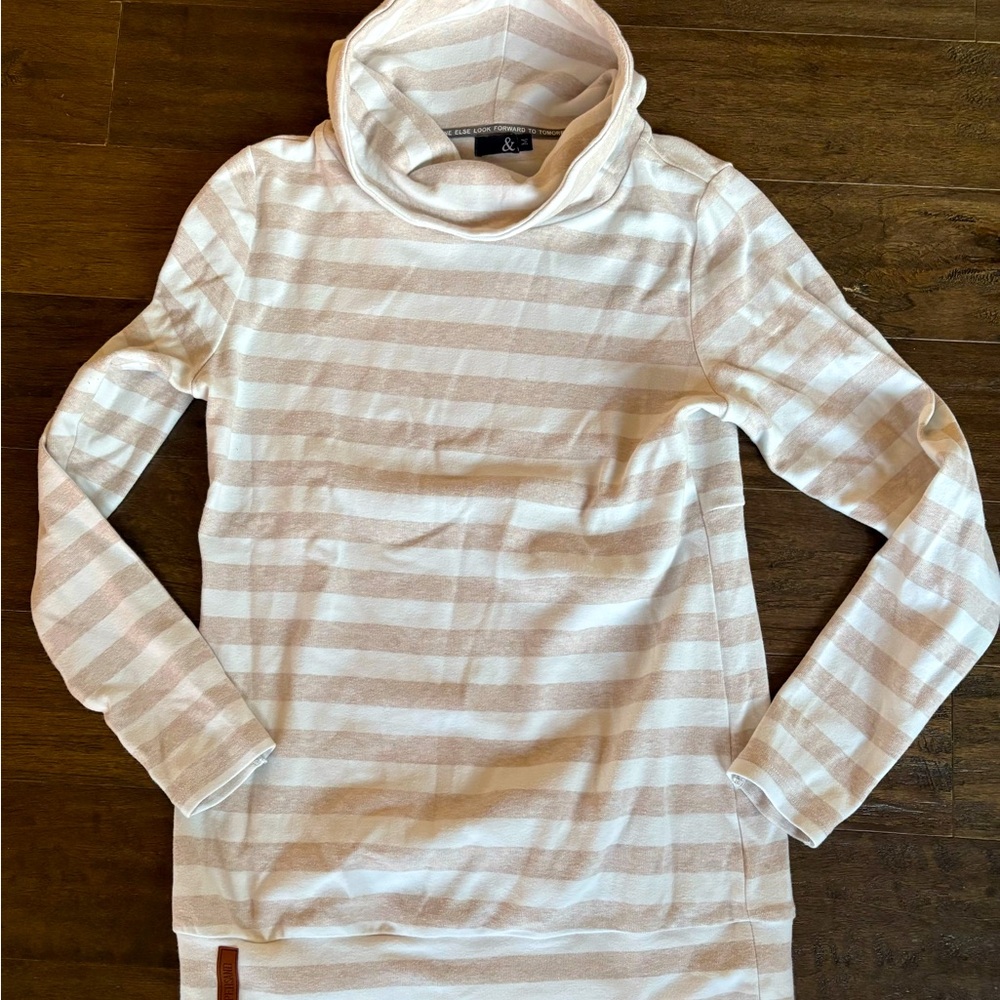 Ampersand Ave cream and white cowl neck